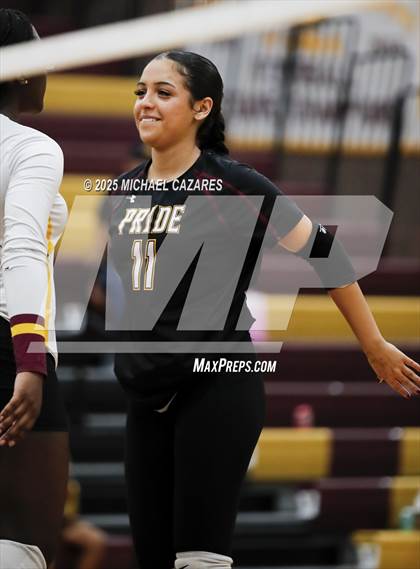 Thumbnail 1 in JV: Notre Dame Prep @ Mountain Pointe photogallery.