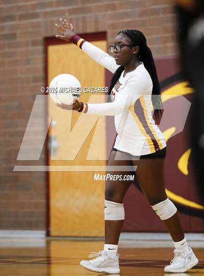 Thumbnail 1 in JV: Notre Dame Prep @ Mountain Pointe photogallery.