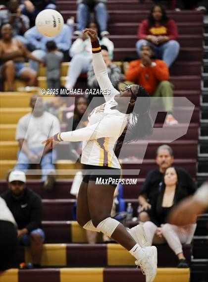 Thumbnail 2 in JV: Notre Dame Prep @ Mountain Pointe photogallery.