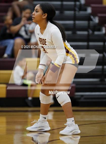 Thumbnail 3 in JV: Notre Dame Prep @ Mountain Pointe photogallery.