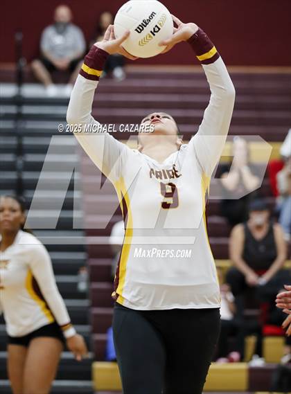 Thumbnail 2 in JV: Notre Dame Prep @ Mountain Pointe photogallery.