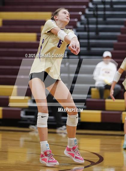 Thumbnail 1 in JV: Notre Dame Prep @ Mountain Pointe photogallery.