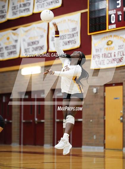 Thumbnail 2 in JV: Notre Dame Prep @ Mountain Pointe photogallery.