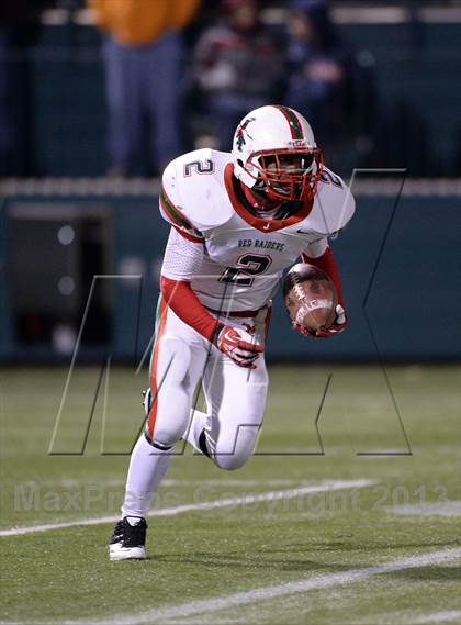 Thumbnail 2 in Aquinas vs. Jamestown (NYSPHSAA Class AA Quarterfinal) photogallery.