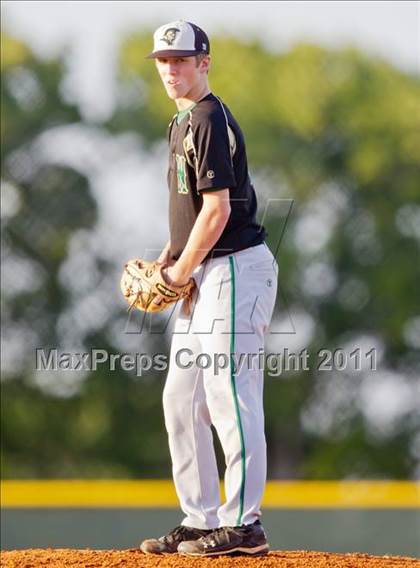 Thumbnail 3 in Sacred Heart Halletsville vs The Woodlands Christian Academy photogallery.