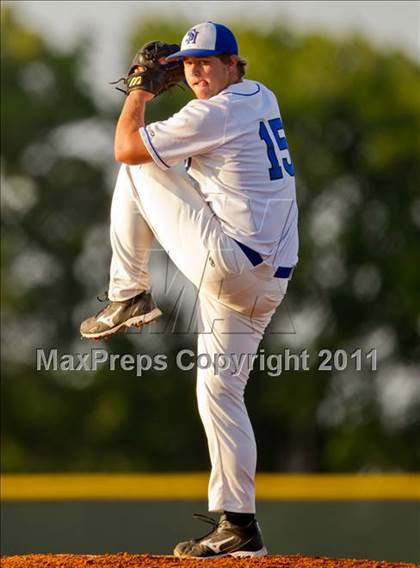Thumbnail 1 in Sacred Heart Halletsville vs The Woodlands Christian Academy photogallery.