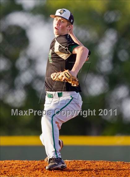 Thumbnail 3 in Sacred Heart Halletsville vs The Woodlands Christian Academy photogallery.