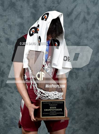 Thumbnail 1 in Bishop Alemany (CIF State D3 Awards) photogallery.