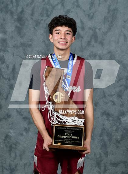Thumbnail 3 in Bishop Alemany (CIF State D3 Awards) photogallery.