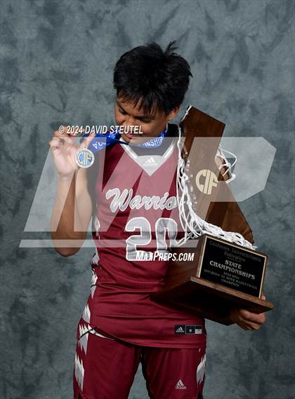 Thumbnail 2 in Bishop Alemany (CIF State D3 Awards) photogallery.