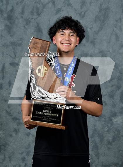 Thumbnail 3 in Bishop Alemany (CIF State D3 Awards) photogallery.