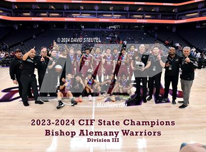 Thumbnail 2 in Bishop Alemany (CIF State D3 Awards) photogallery.