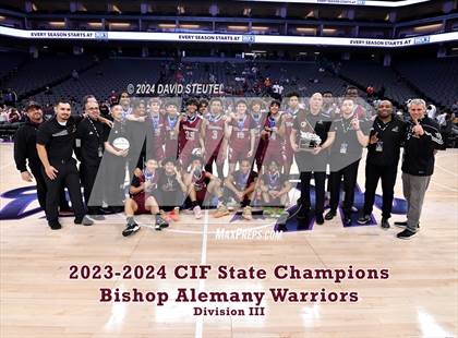 Thumbnail 3 in Bishop Alemany (CIF State D3 Awards) photogallery.
