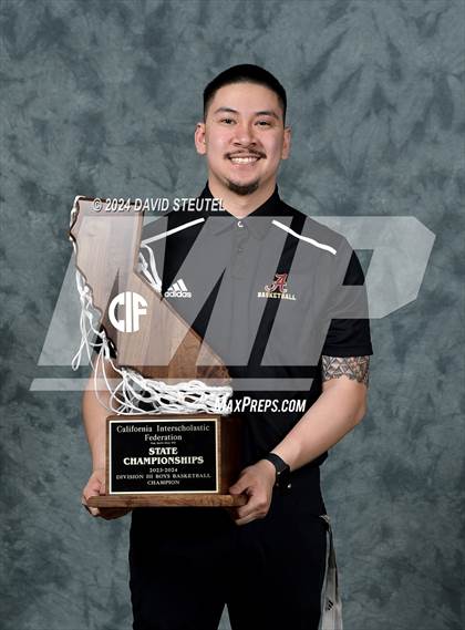 Thumbnail 3 in Bishop Alemany (CIF State D3 Awards) photogallery.