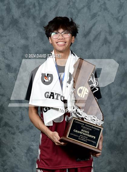 Thumbnail 2 in Bishop Alemany (CIF State D3 Awards) photogallery.