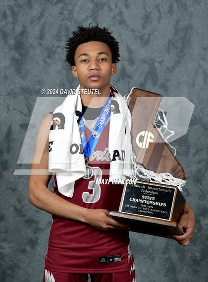 Thumbnail 1 in Bishop Alemany (CIF State D3 Awards) photogallery.