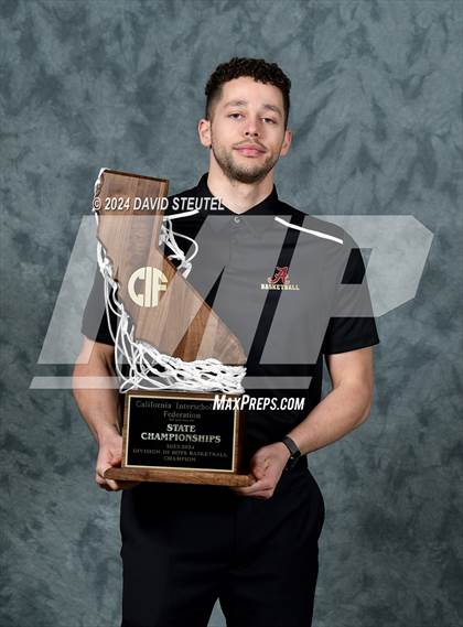 Thumbnail 3 in Bishop Alemany (CIF State D3 Awards) photogallery.