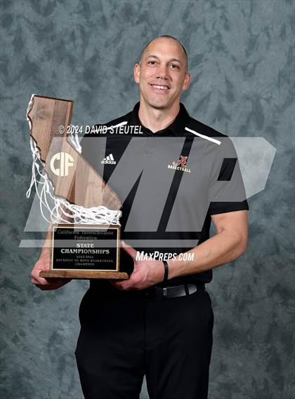 Thumbnail 3 in Bishop Alemany (CIF State D3 Awards) photogallery.