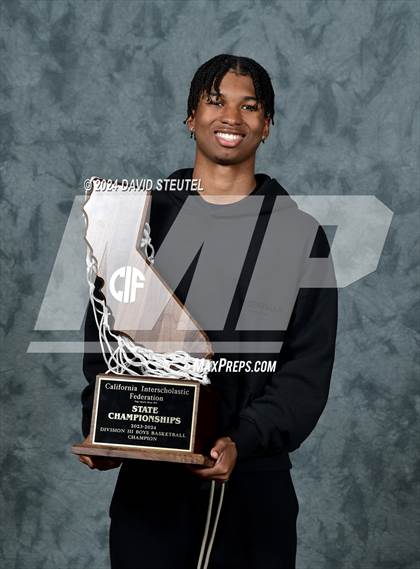 Thumbnail 2 in Bishop Alemany (CIF State D3 Awards) photogallery.