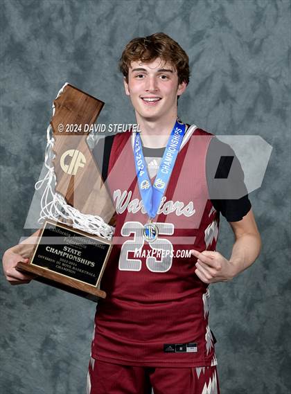 Thumbnail 2 in Bishop Alemany (CIF State D3 Awards) photogallery.