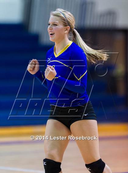 Thumbnail 1 in Blanco vs. Brooks Academy of Science & Engineering (3A Bi-District) photogallery.