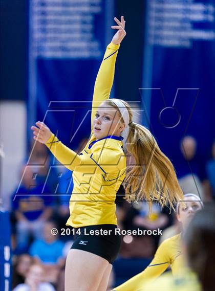 Thumbnail 2 in Blanco vs. Brooks Academy of Science & Engineering (3A Bi-District) photogallery.
