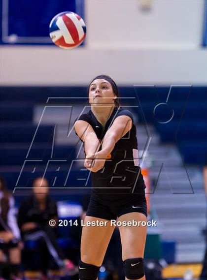 Thumbnail 2 in Blanco vs. Brooks Academy of Science & Engineering (3A Bi-District) photogallery.