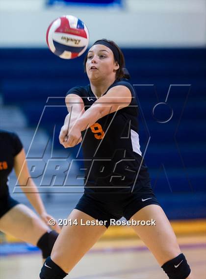 Thumbnail 2 in Blanco vs. Brooks Academy of Science & Engineering (3A Bi-District) photogallery.