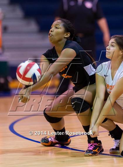 Thumbnail 2 in Blanco vs. Brooks Academy of Science & Engineering (3A Bi-District) photogallery.