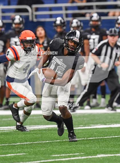 Thumbnail 1 in Brandeis vs. Steele (UIL 6A Area Playoff) photogallery.
