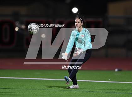 Thumbnail 2 in Tomball Memorial vs Cypress Woods (I-10 Shootout) photogallery.