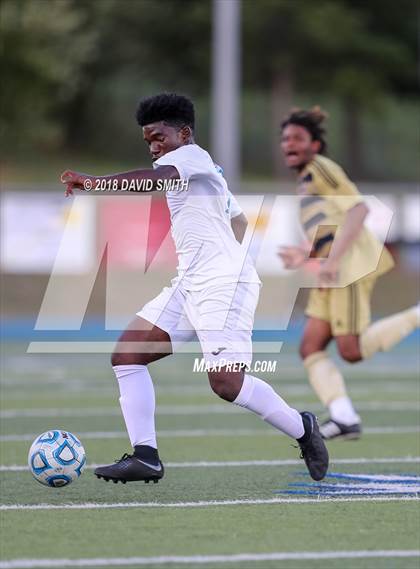 Thumbnail 1 in Lee's Summit vs Rockhurst (Blue Springs South Tournament) photogallery.