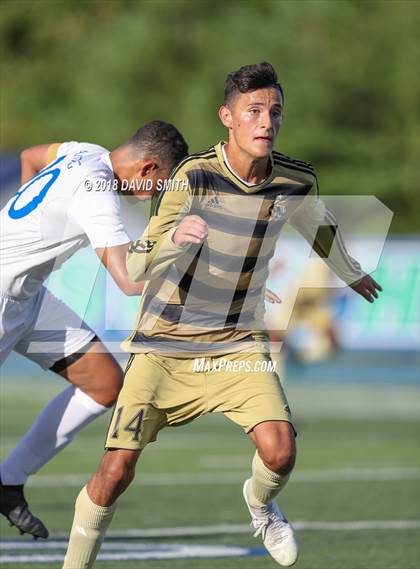 Thumbnail 2 in Lee's Summit vs Rockhurst (Blue Springs South Tournament) photogallery.