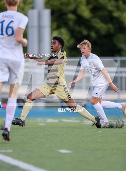 Thumbnail 1 in Lee's Summit vs Rockhurst (Blue Springs South Tournament) photogallery.