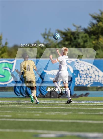 Thumbnail 2 in Lee's Summit vs Rockhurst (Blue Springs South Tournament) photogallery.