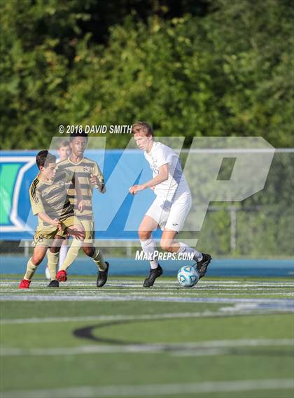 Thumbnail 3 in Lee's Summit vs Rockhurst (Blue Springs South Tournament) photogallery.