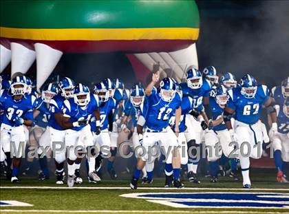 Thumbnail 3 in Dickinson vs Fort Bend Elkins (5A Region 3 Bi-District Playoff) photogallery.