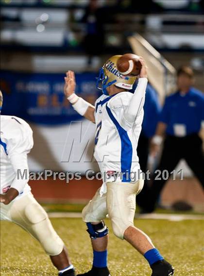 Thumbnail 2 in Dickinson vs Fort Bend Elkins (5A Region 3 Bi-District Playoff) photogallery.
