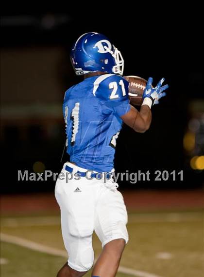 Thumbnail 2 in Dickinson vs Fort Bend Elkins (5A Region 3 Bi-District Playoff) photogallery.