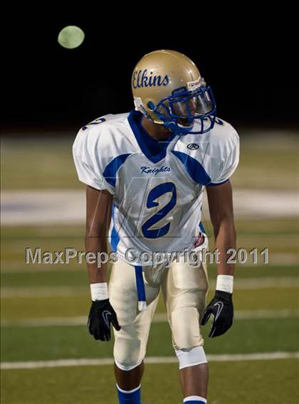 Thumbnail 3 in Dickinson vs Fort Bend Elkins (5A Region 3 Bi-District Playoff) photogallery.