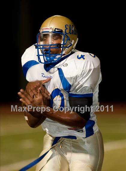 Thumbnail 2 in Dickinson vs Fort Bend Elkins (5A Region 3 Bi-District Playoff) photogallery.