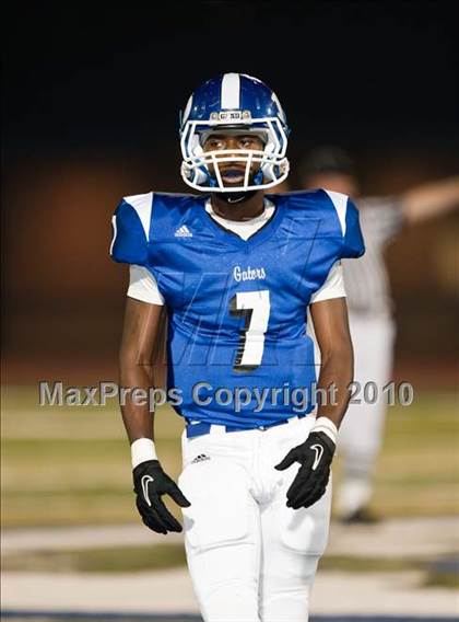 Thumbnail 1 in Dickinson vs Fort Bend Elkins (5A Region 3 Bi-District Playoff) photogallery.