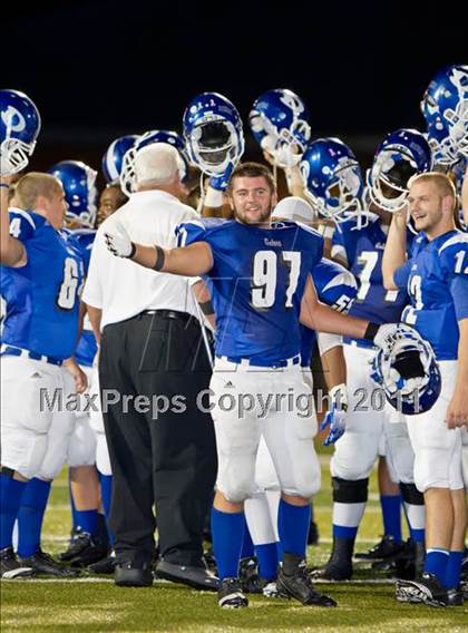 Thumbnail 2 in Dickinson vs Fort Bend Elkins (5A Region 3 Bi-District Playoff) photogallery.