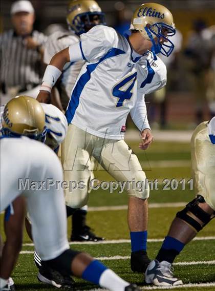 Thumbnail 2 in Dickinson vs Fort Bend Elkins (5A Region 3 Bi-District Playoff) photogallery.