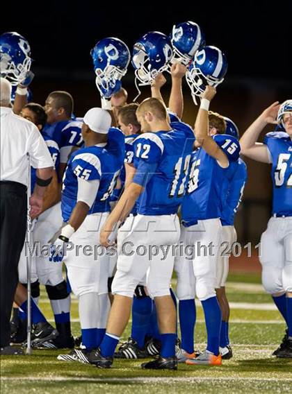 Thumbnail 3 in Dickinson vs Fort Bend Elkins (5A Region 3 Bi-District Playoff) photogallery.