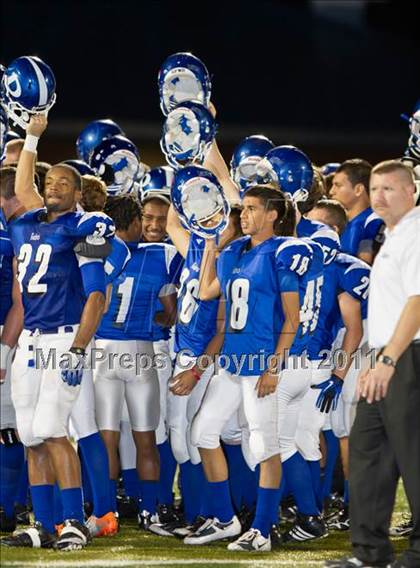Thumbnail 1 in Dickinson vs Fort Bend Elkins (5A Region 3 Bi-District Playoff) photogallery.