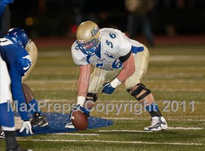 Thumbnail 3 in Dickinson vs Fort Bend Elkins (5A Region 3 Bi-District Playoff) photogallery.