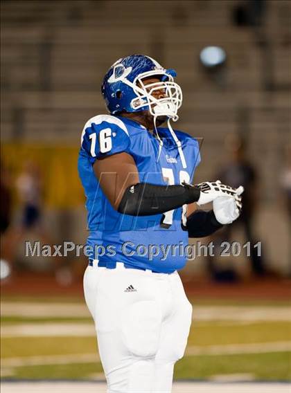 Thumbnail 3 in Dickinson vs Fort Bend Elkins (5A Region 3 Bi-District Playoff) photogallery.