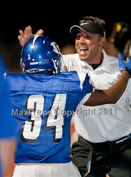 Thumbnail 1 in Dickinson vs Fort Bend Elkins (5A Region 3 Bi-District Playoff) photogallery.
