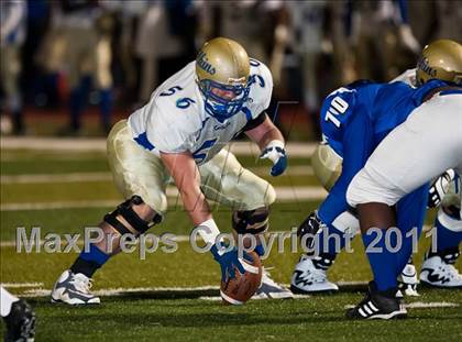 Thumbnail 2 in Dickinson vs Fort Bend Elkins (5A Region 3 Bi-District Playoff) photogallery.